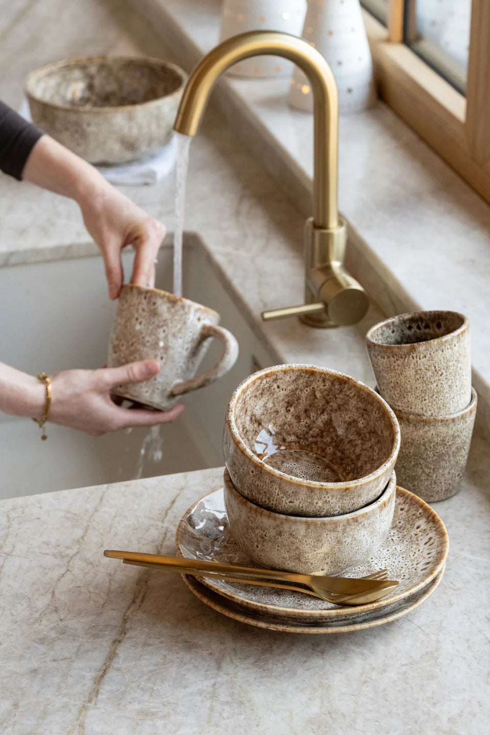 Mok Porcelain Taupe